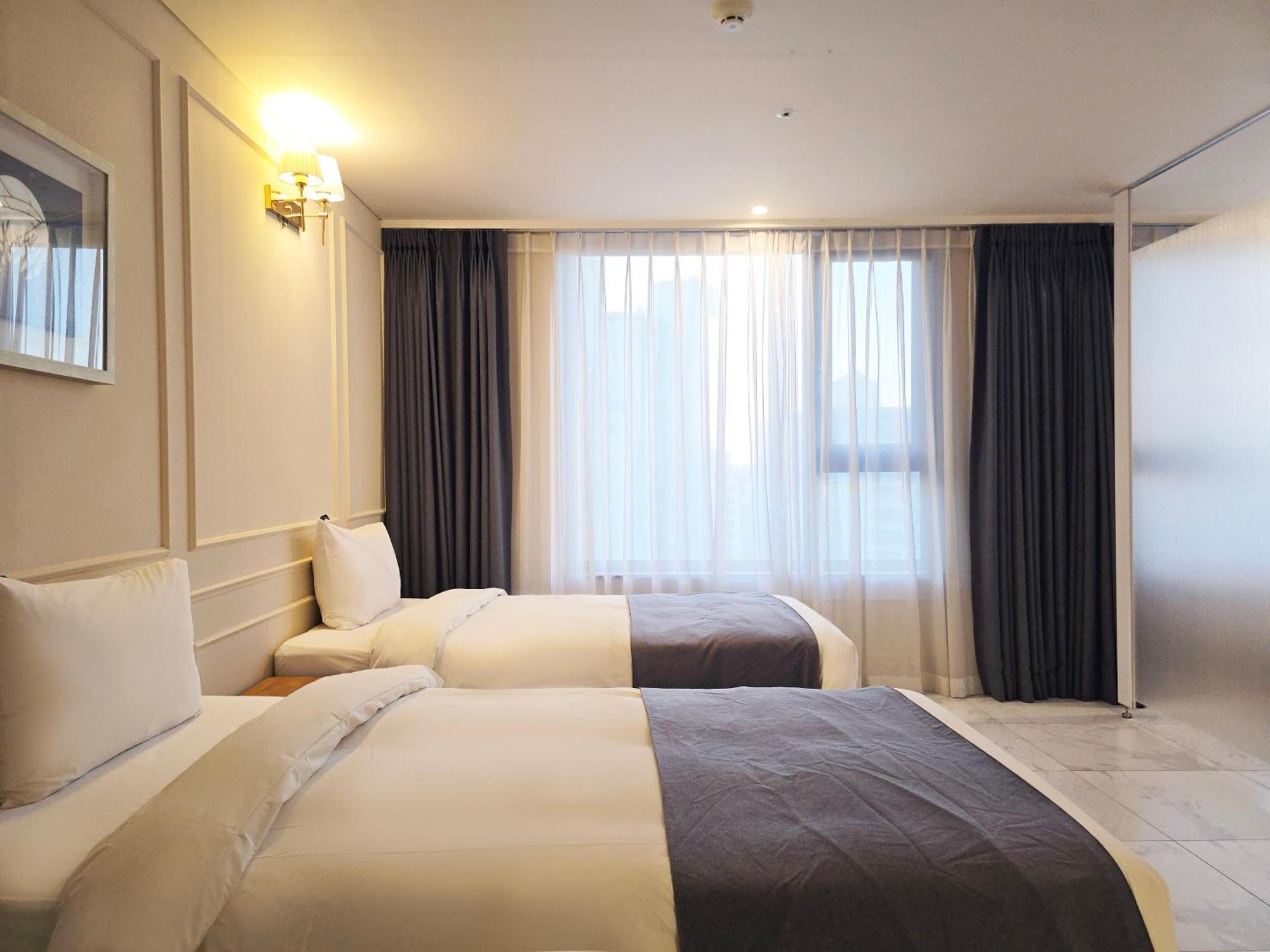 Jk Blossom Hotel 4*