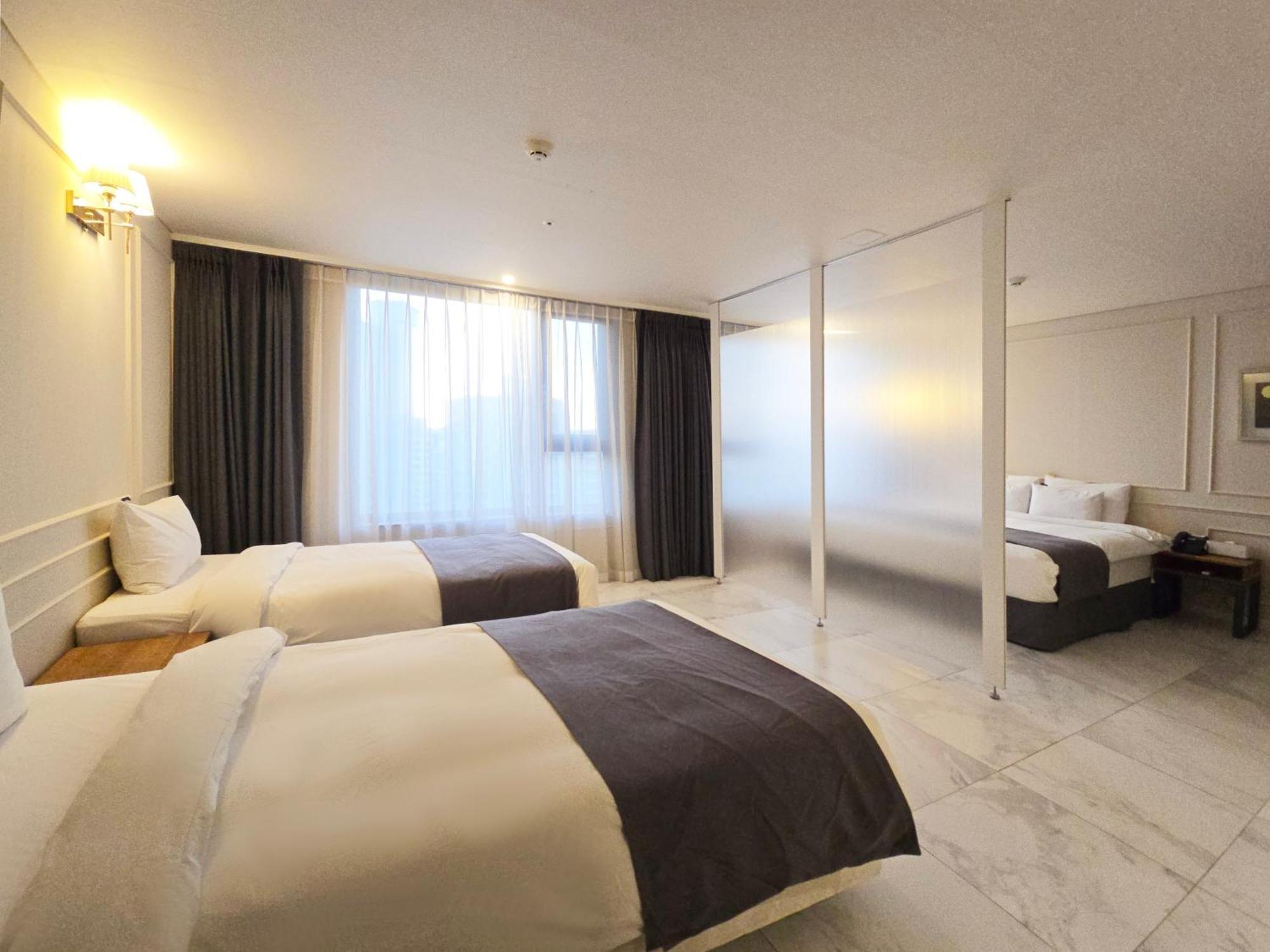 Jk Blossom Hotel 4*